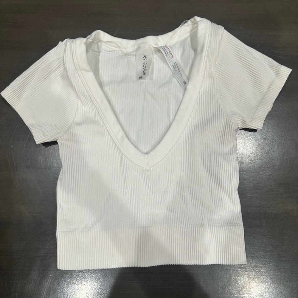 As revival - white v neck ribbed top size small